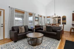 100 Fairway Lane - Image 2
