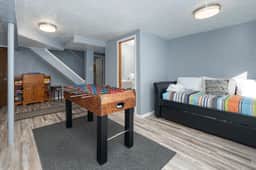 874 Kinnikinnick Rd - Image 4