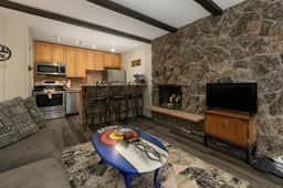 Hi Country Haus Unit 0701 - Image 2