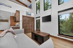 881 Ermine Lane - Image 5