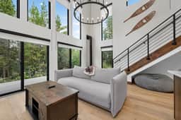 881 Ermine Lane - Image 3