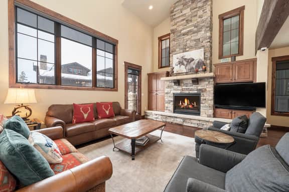 751 Mountain Terrace - Image 2