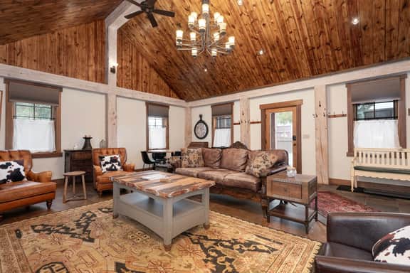 133 Eisenhower Cabin - Image 2