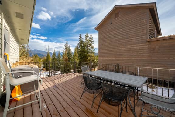 874 Kinnikinnick Rd - Image 3