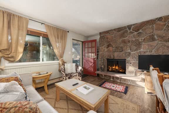 Hi Country Haus Unit 1009 - Image 2
