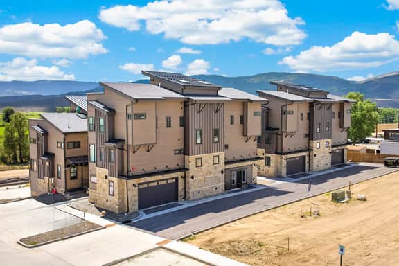 Granby Station Townhomes Unit 3B - Image 4