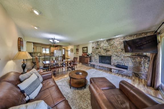 Hi Country Haus Unit 1801 - Image 1