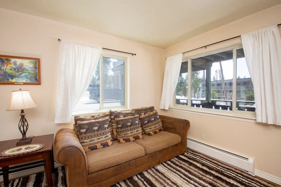 Hi Country Haus Unit 0406 - Image 1