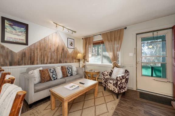 Hi Country Haus Unit 1009 - Image 1