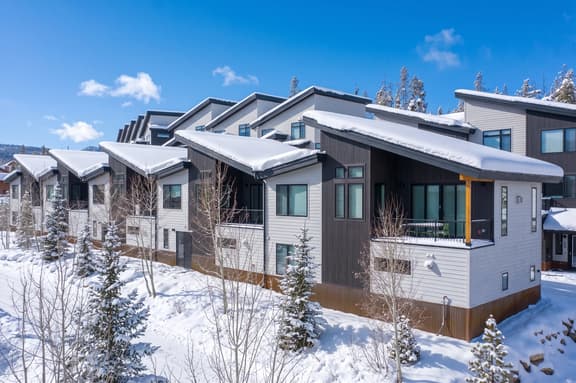 374 Lake Trail - Image 1